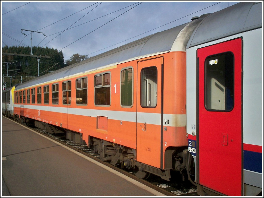 SNCB 1st class I 6 wagon in orange taken in Troisvierges on November 2nd, 2006.