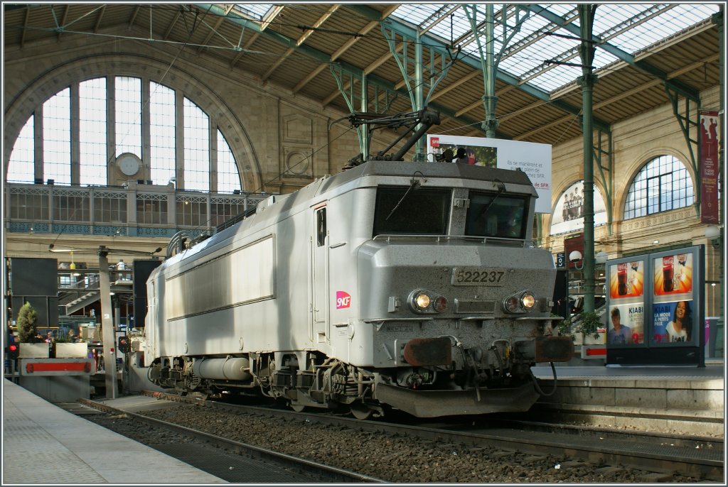 SNCF BB 22237 in The Paris Nord Station.
06.05.2011