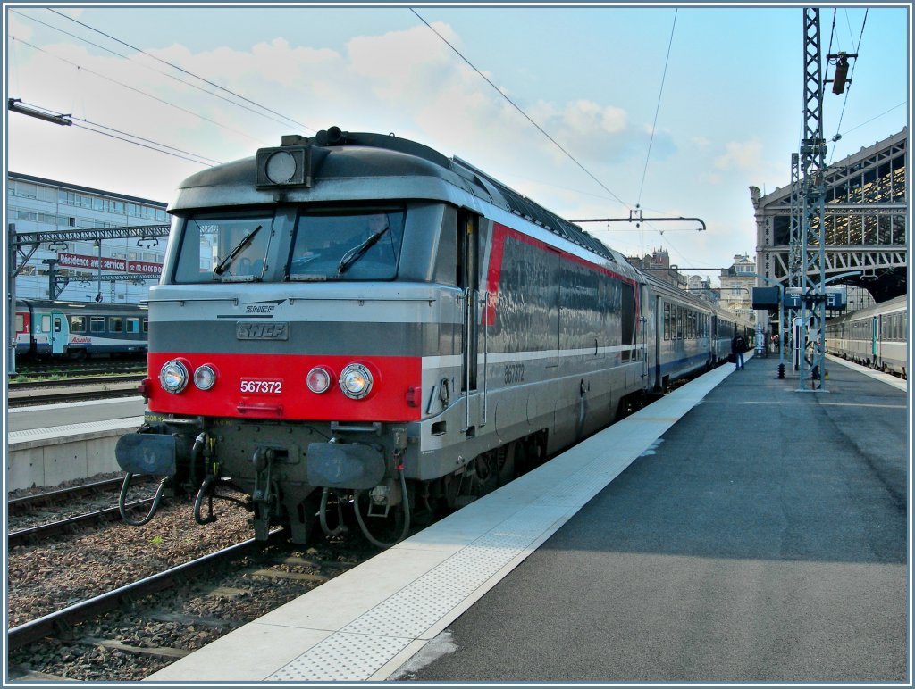 SNCF BB 67 372 with a fast train to Caen in Tours. 
21.03.2007