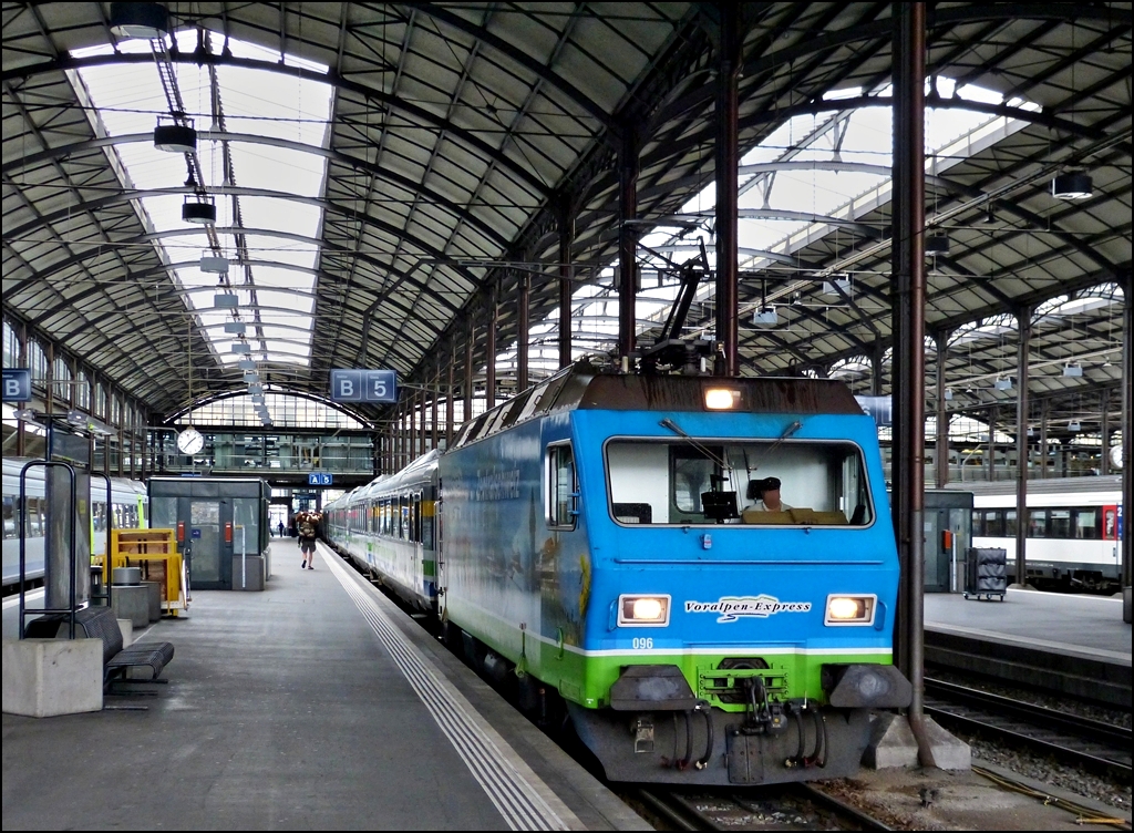 SOB Pre-Alpine Express (Voralpen-Express) taken in Luzern main station on September 12th, 2012.