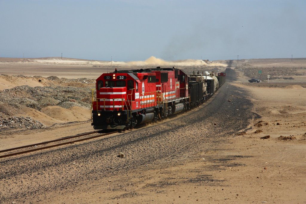 SPCC 32 & 61 have left Ilo, climbed about 150m onto the first  step , which is a plain before the ascend through the desert to Toquepala