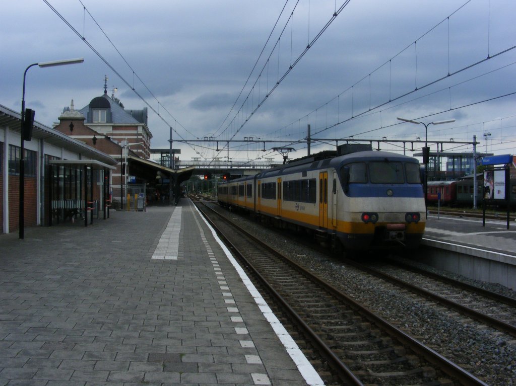 sprinter arriving in typical dutch wheater Hoorn sunday of 5-8-2012