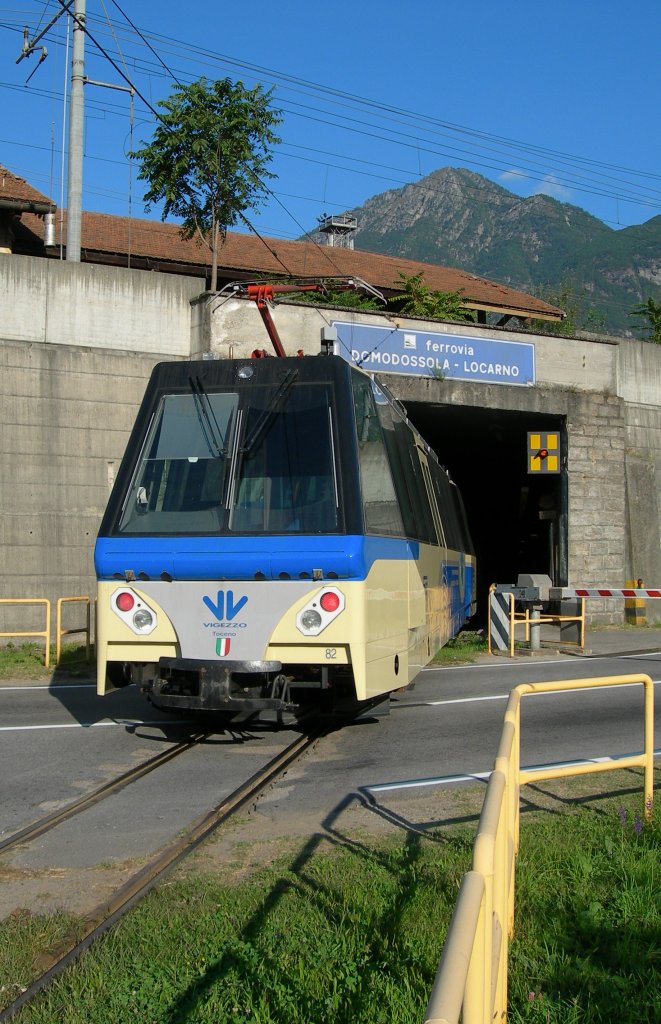 SSIF/FART  Panoramic-Train  is arriving at Domodossola. 
10.09.2007