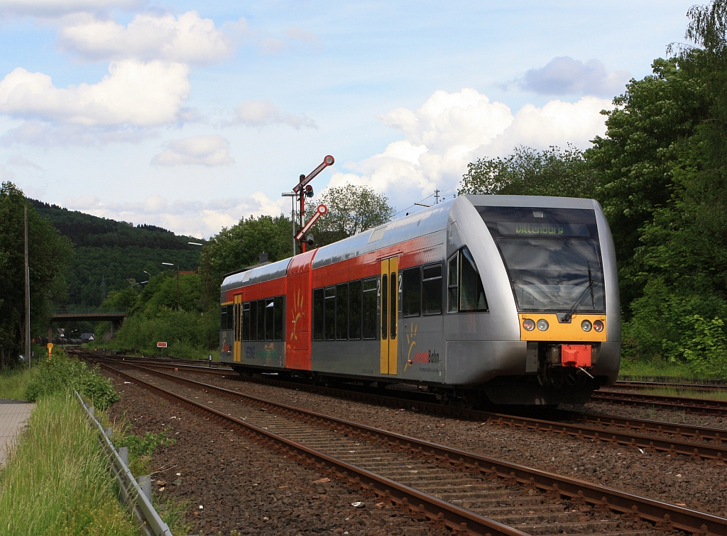 Stadler GTW 2 / 6 of the Hellertalbahn (HellerValley Railway) on 18.05.2011 in Herdorf, it comes from Betzdorf, and goes towards Dillenburg.