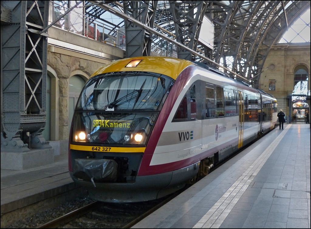 Stdtebahn Sachsen 642 327 is waiting for passengers in Dresden main station on December 28th, 2012.