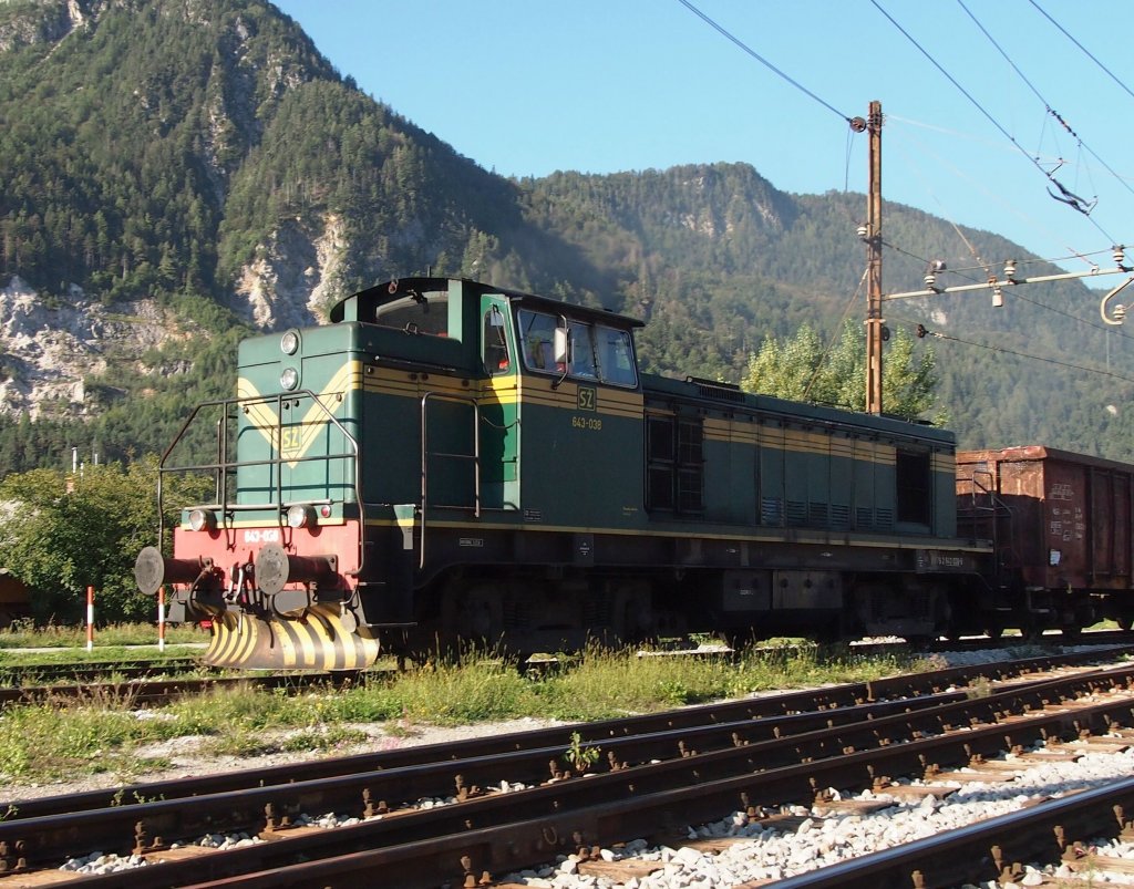 SZ 643-038 on Railway station Jesenice at 2012:09:17