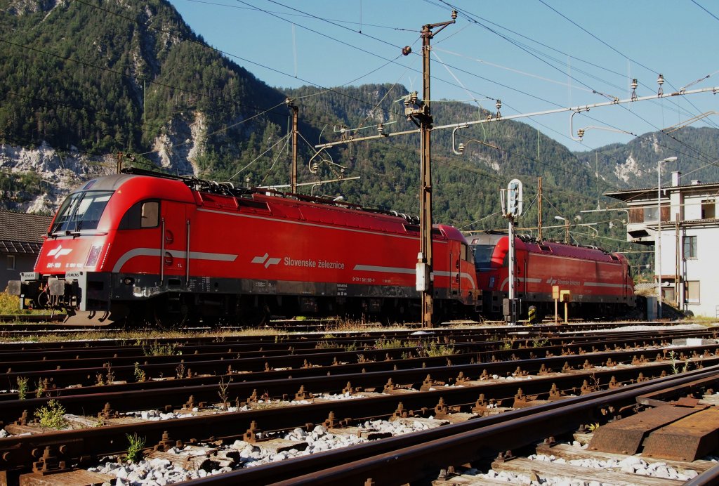 Taurus 541 109 + 005 on Railway station Jesenice at 2012:09:17