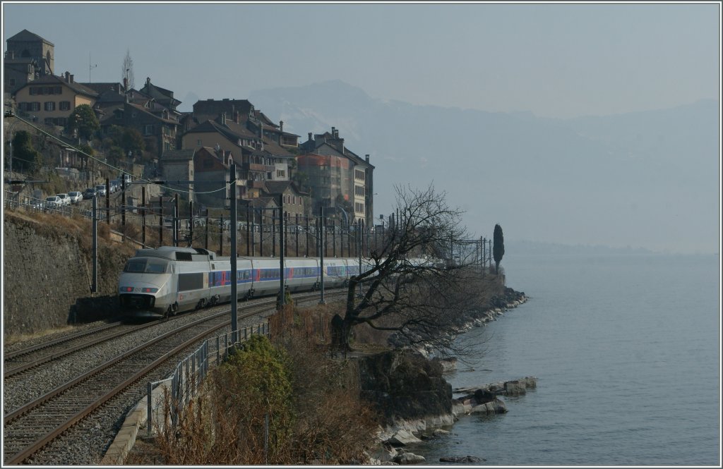 TGV de Neige (Snow-TGV) from Paris to the Swiss-Alps by St Saphorin.
04.03.2012