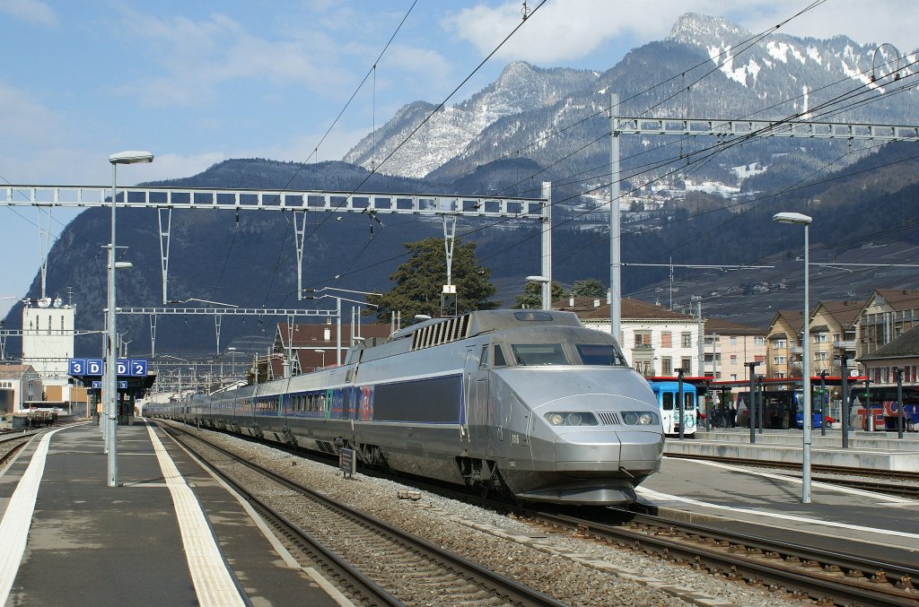 TGV from Paris to Brig makes a stop in Aigle.
20.02.2010