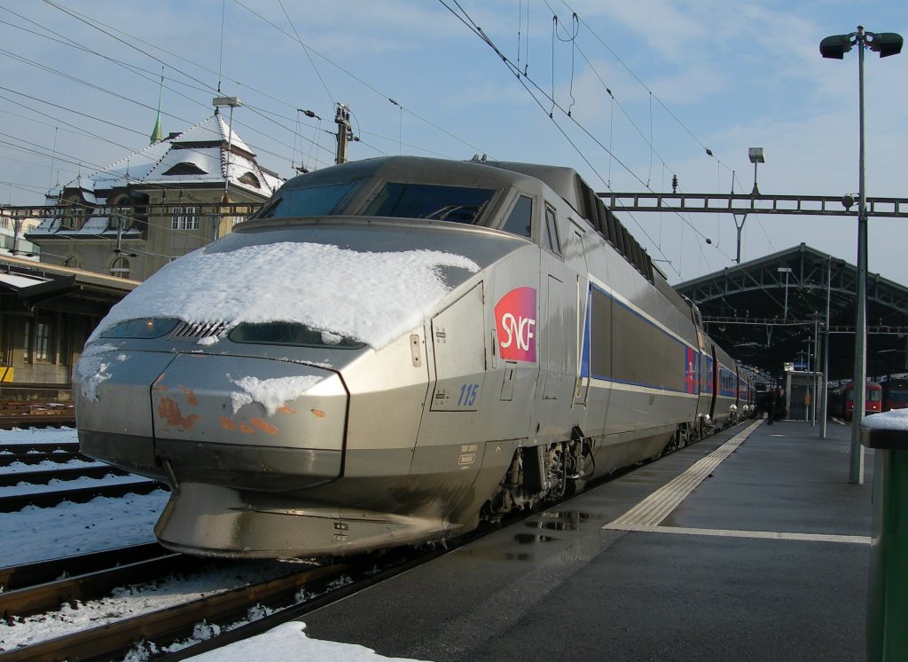 TGV in Lausanne. 18.12.2009 - Rail-pictures.com