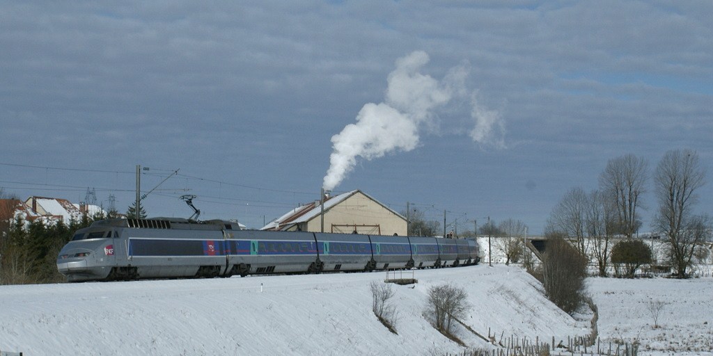 TGV Lyria 9264 by Frasne.
02.04.2010