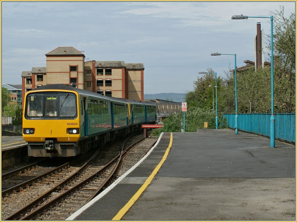 The 143 604 is arriving in the Cardiff Queen Street Station. 
28.04.2010