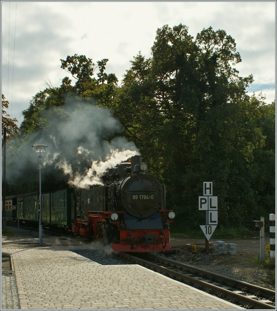 The 99 1761-8 is arriving in Baabe. 
19.09.2010