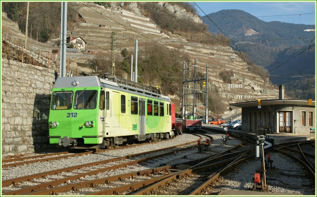 The A-L BDeh 4/4 N312 in the new TPC colour in the Depot d'Aigle AL Station.
04.02.2011
