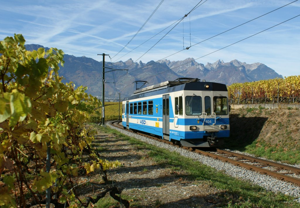 The ASD Be 4/4 N 404 in the Vineyard by Aigle.
28.10.2009