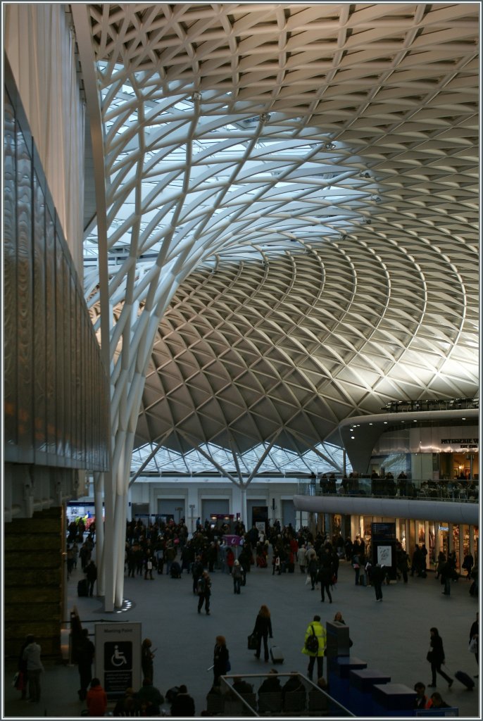 The beautiful Entrance to the London Kings Cross Station.
12.11.2012