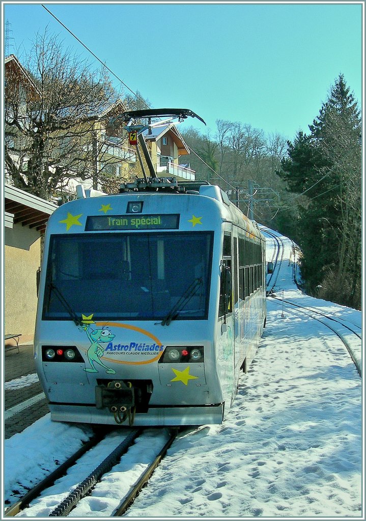 The Beh 2/4 N 72  Astro Pleiades  on the way to the summit. This train crosses our train in the Les Chevalleyres Station. 
22.01.2010