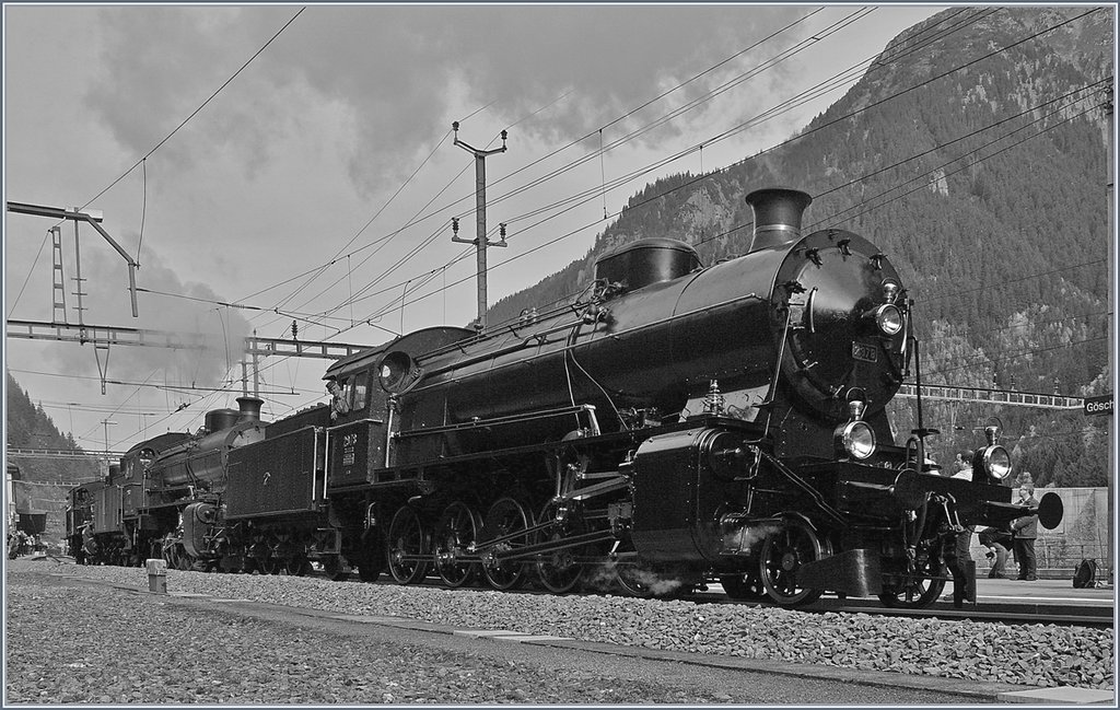 The C 5/6 2978 2969 and the B 3/4 1367 in Göschenen.
21.10.2017