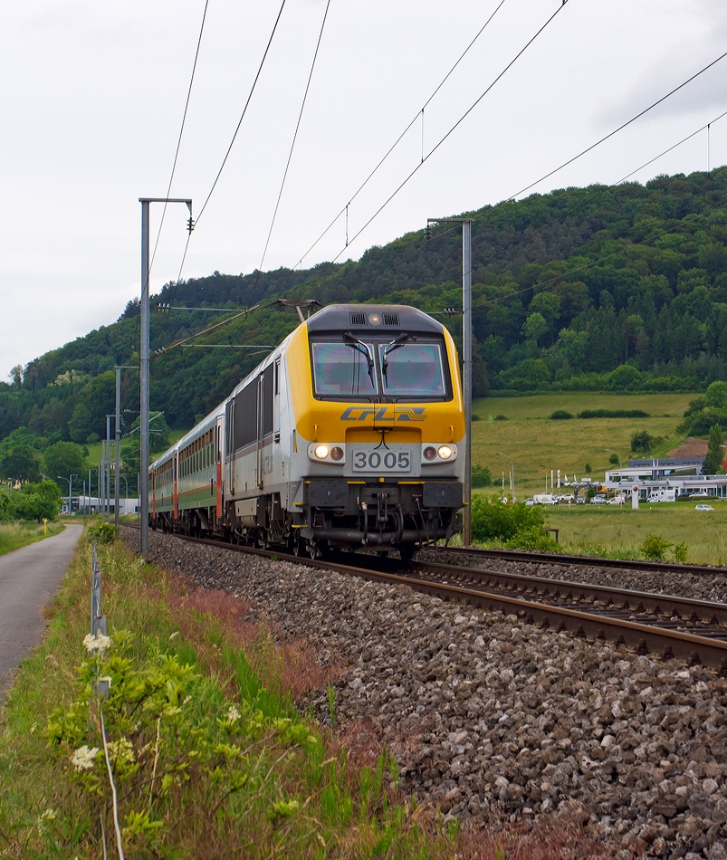 The CFL 3005 with the delayed IR 111 Liers - Luxembourgon at 15.06.2013 by Lintgen.