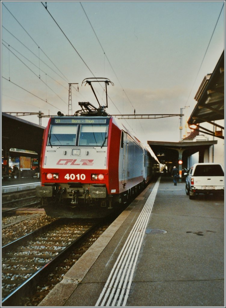 The CFL 4010 on the BLS S-Bahn service S1 in Fribourg. 
November 2005