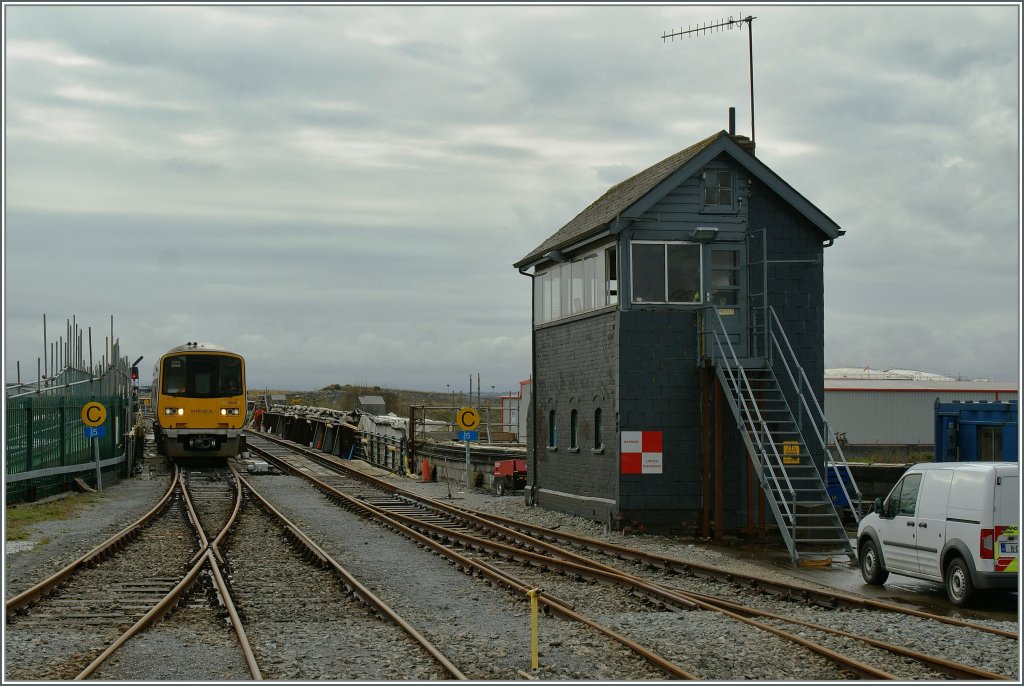 The CIE/IR 2801 is arriving at Galway. 
25.04.2013