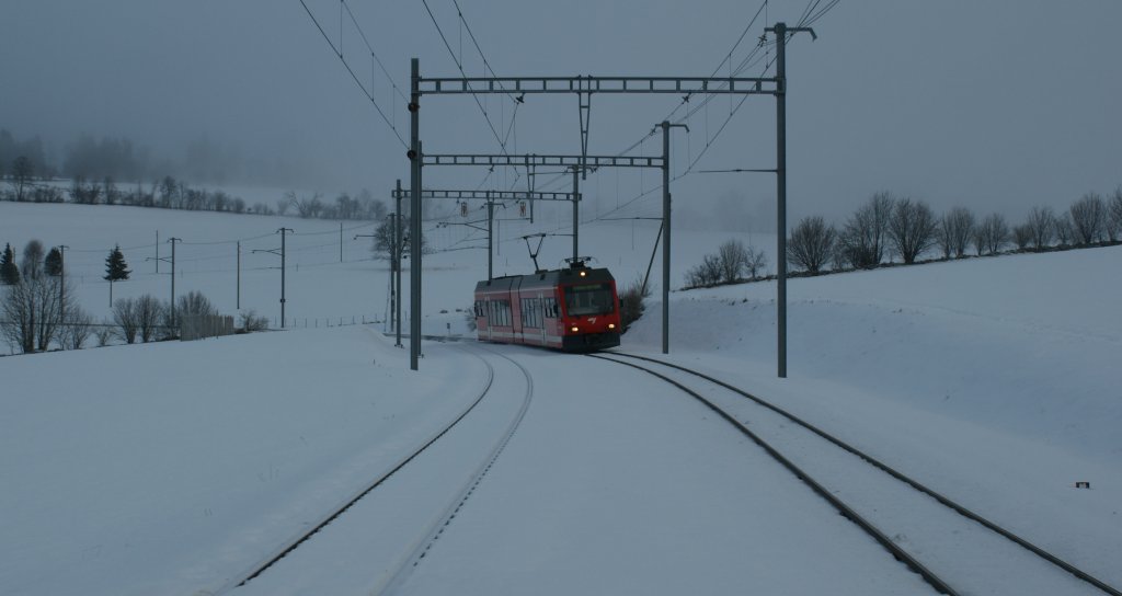 The CJ ABe 2/6 is arriving in the early winter mooring on the Station La Cibourg.
18.01.2010