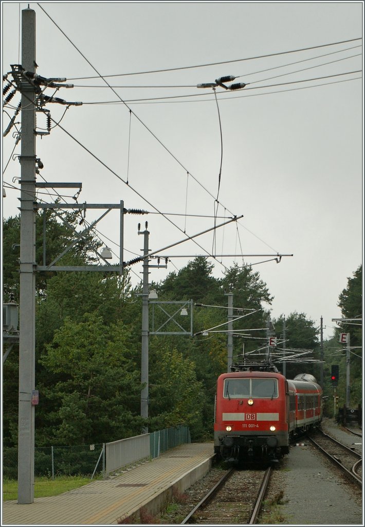 The DB 111 001-4 in Zirl (Karwendelbahn).
15.09.2011