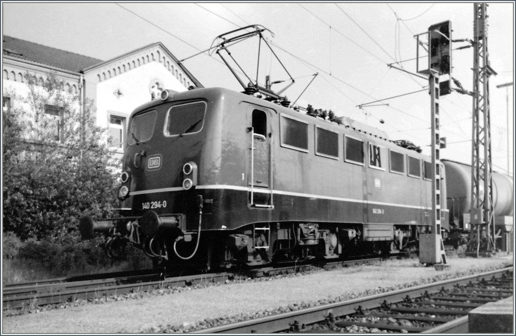 The DB 140 294-0 in Konstanz.
16.06.1992

