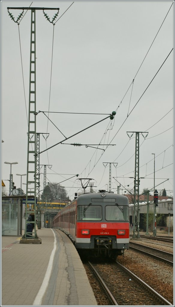 The DB 420 456-6 in Vaihingen. 
30.03.2012