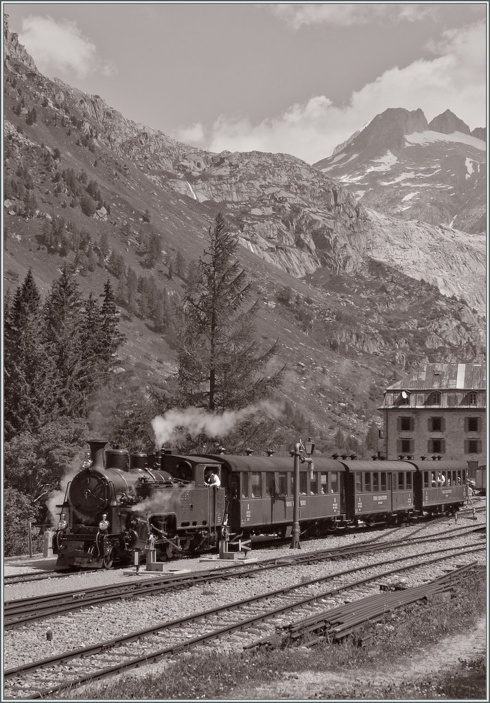 The DFB HG3/4 N 1  Furkahorn  is arriving at Gletsch. 05.08.2013