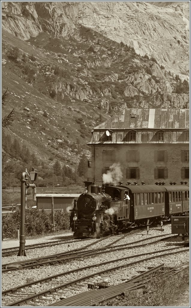 The DFB HG3/4 N 1  Furkahorn  is arriving at Gletsch.
05.08.2013