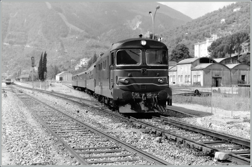 The FS D 345 1145 in Breil sur Roya. 
(Summer 1985/ scannend negative)