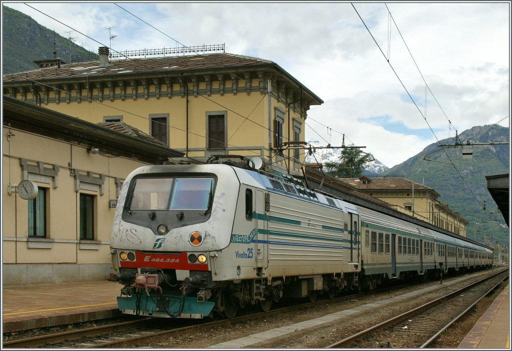 The FS E 464.324 in Domodossola. 
22.05.2013