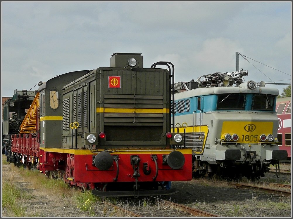 The german V 36 (WR 360C14K) photographed together with 1805 at Saint Ghislain on September 12th, 2009.