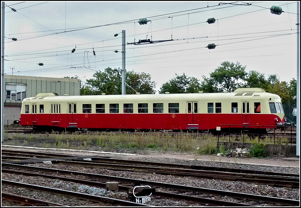 The heritage X 2403 pictured at Thionville on September 26th, 2010.