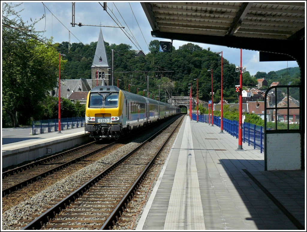 The IC 534 Eupen - Oostende pictured in Pepinster on July 12th, 2008.