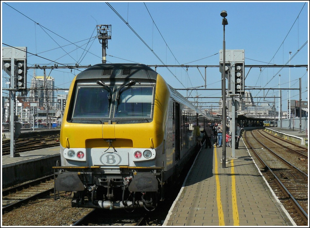 The IC A 513 Oostende-Eupen pictured in Oostende on September 14th, 2008.