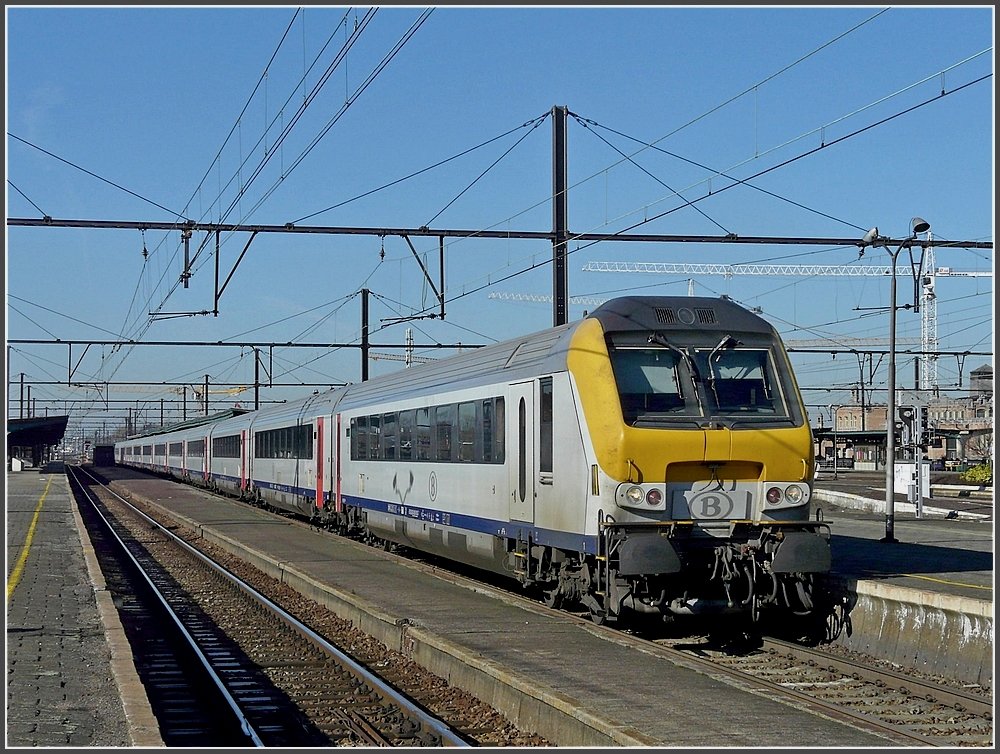 The IC A Oostende-Eupen pictured at Gent Sint Pieters on February 14th, 2009.