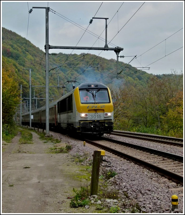 The IR 117 Liers - Luxembourg City is running between Michelau and Erpeldange/Ettelbrck on October 17th, 2011.