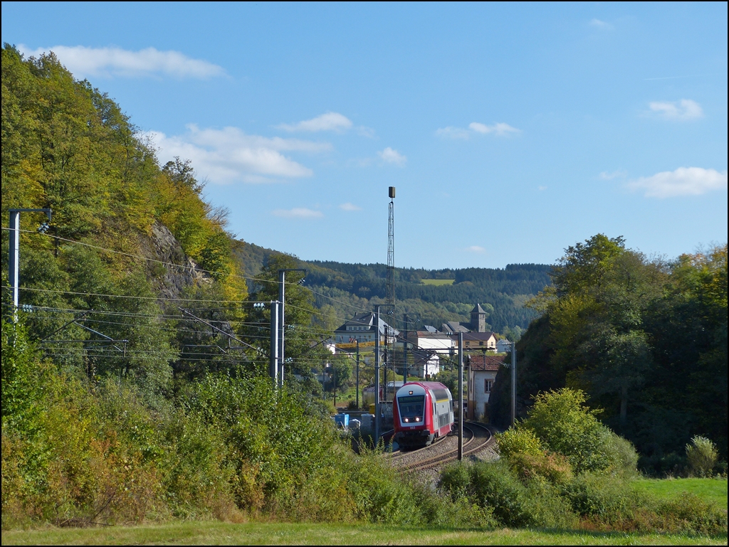 The IR 3712 Luxembourg City - Troisvierges is running through Drauffelt on September 30th, 2012.