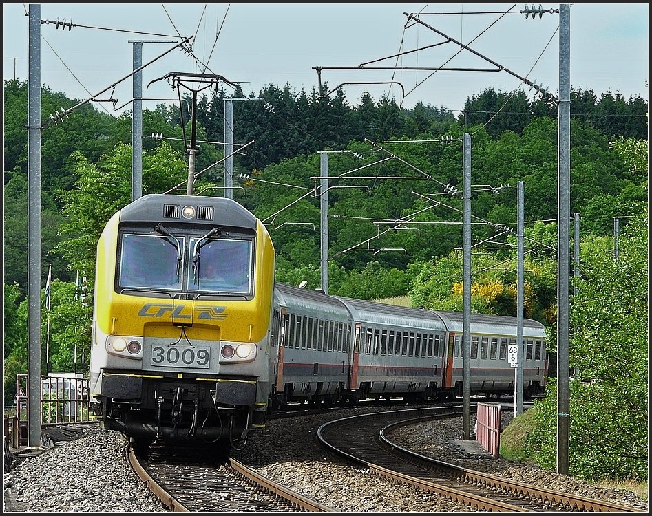 The IR Liers-Luxembourg City headed by 3009 is running on May 25th, 2008 through Enscherange.