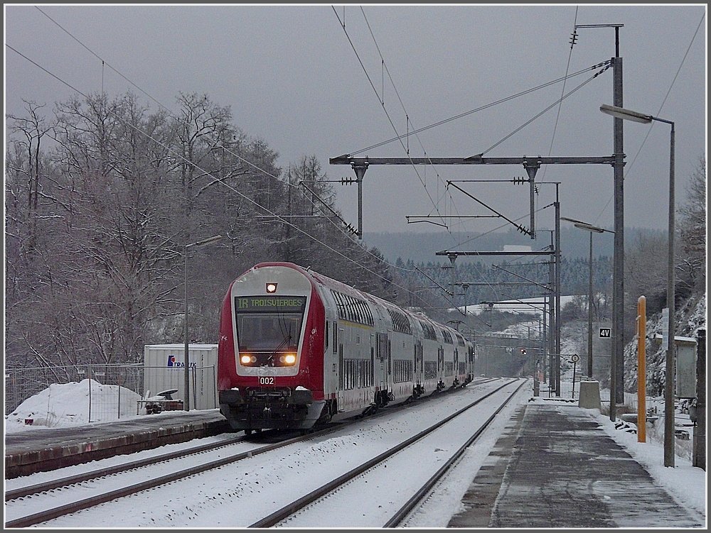 The IR to Troisvierges is arriving at the station of Wilwerwiltz on December 21st, 2009.