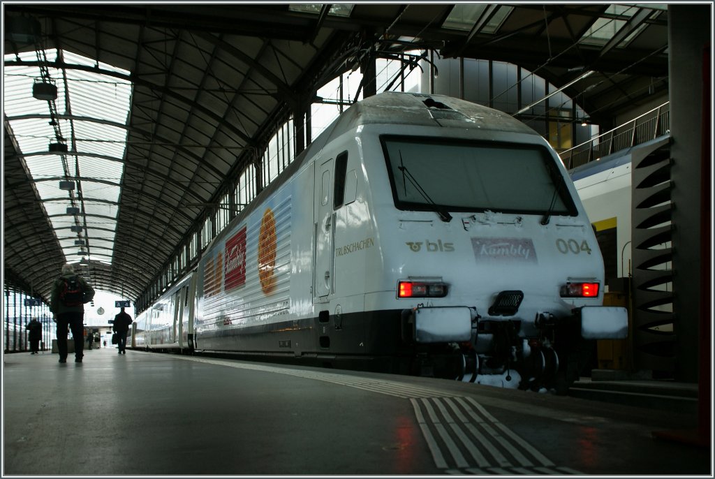 The  Kably  BLS  Re 465 004 in Luzern. 
24.01.2012