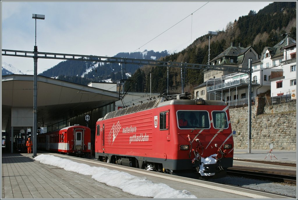 The MGB HGe 4/4 105 in Diesentis. 
15.03.2013