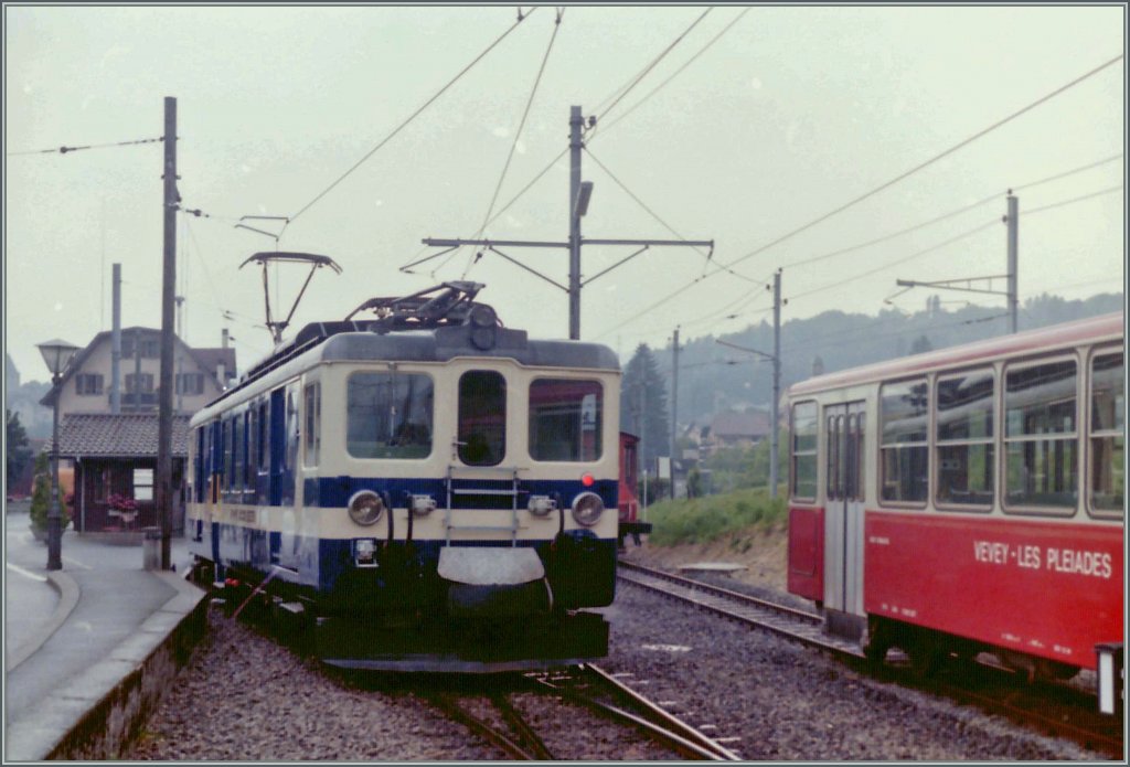 The MOB BDe on the Panoramic-Express by a test run in Blonay on a rainy summer day in the 1986. 

