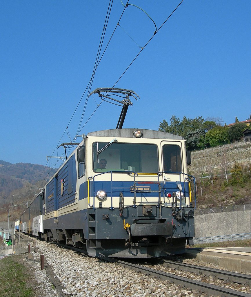 The MOB GDe 4/4 with his Panoramic Express by Chtelard (VD). 
14.03.2007