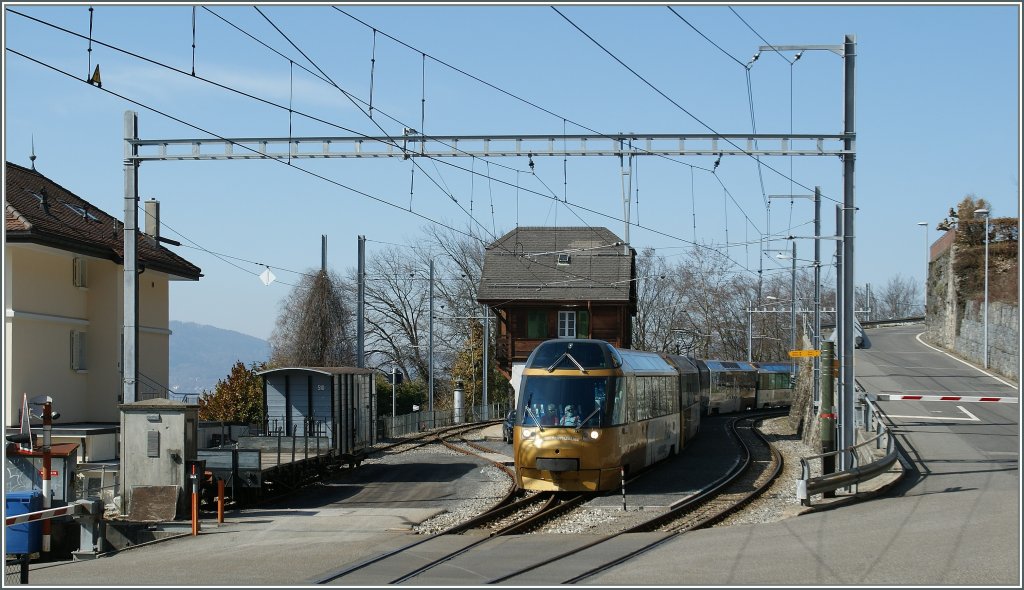 The MOB GoldenPass Panoramic Express in Chamby. 
21.03.2012