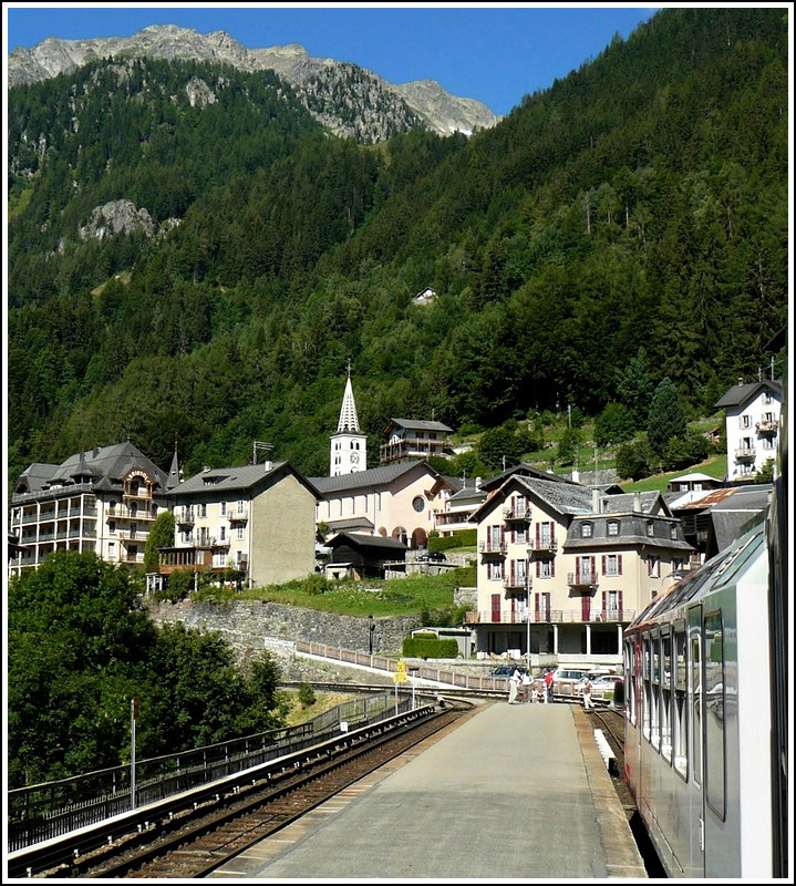 The Mont-Blanc Express is arriving in Finhaut on August 3rd, 2008.