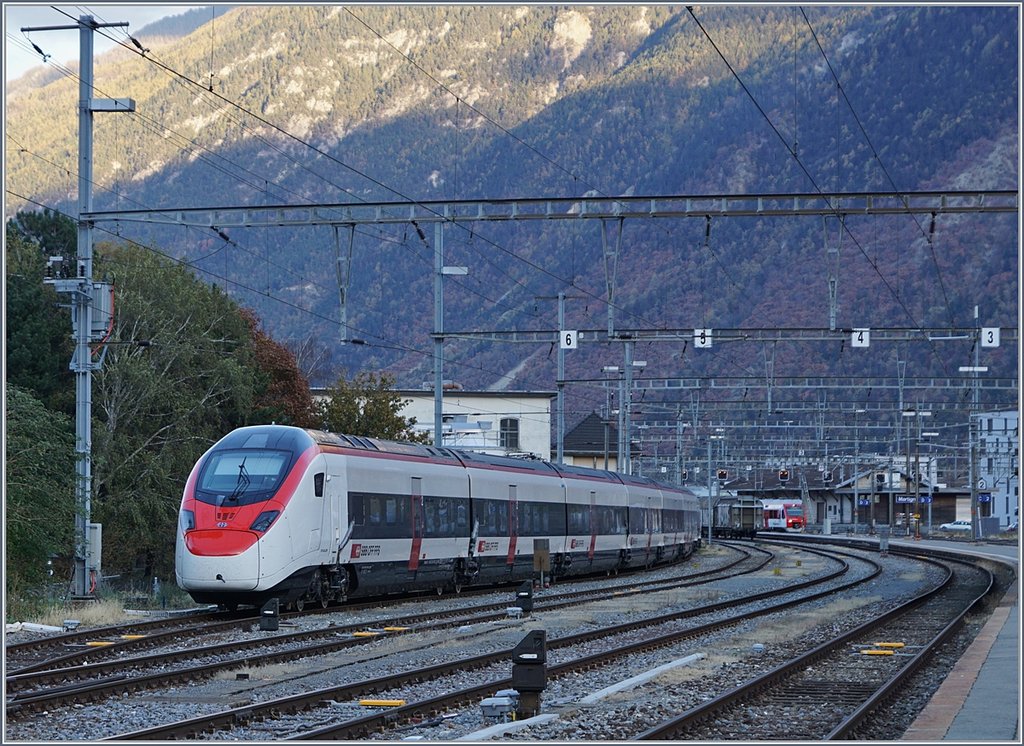 The new SBB RABe 501 002 Giruno (UIC 93 85 0 501 002-6 CH-SBB) in Martigny.
30.11.2017