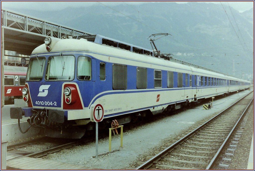 The BB 4010 004-2 in Innsbruck.
Scanned negative/September 1993